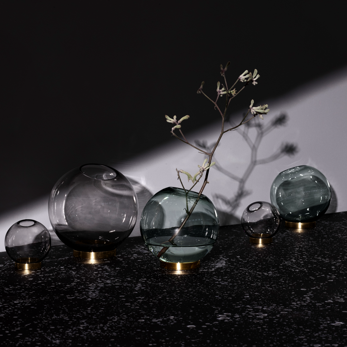 开云手机入口 - 附件|花器|办公家具|开云中国家具|地球花瓶