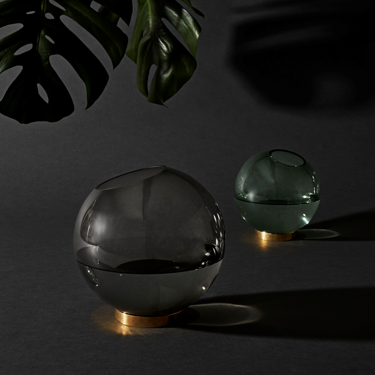 开云手机入口 - 附件|花器|办公家具|开云中国家具|地球花瓶